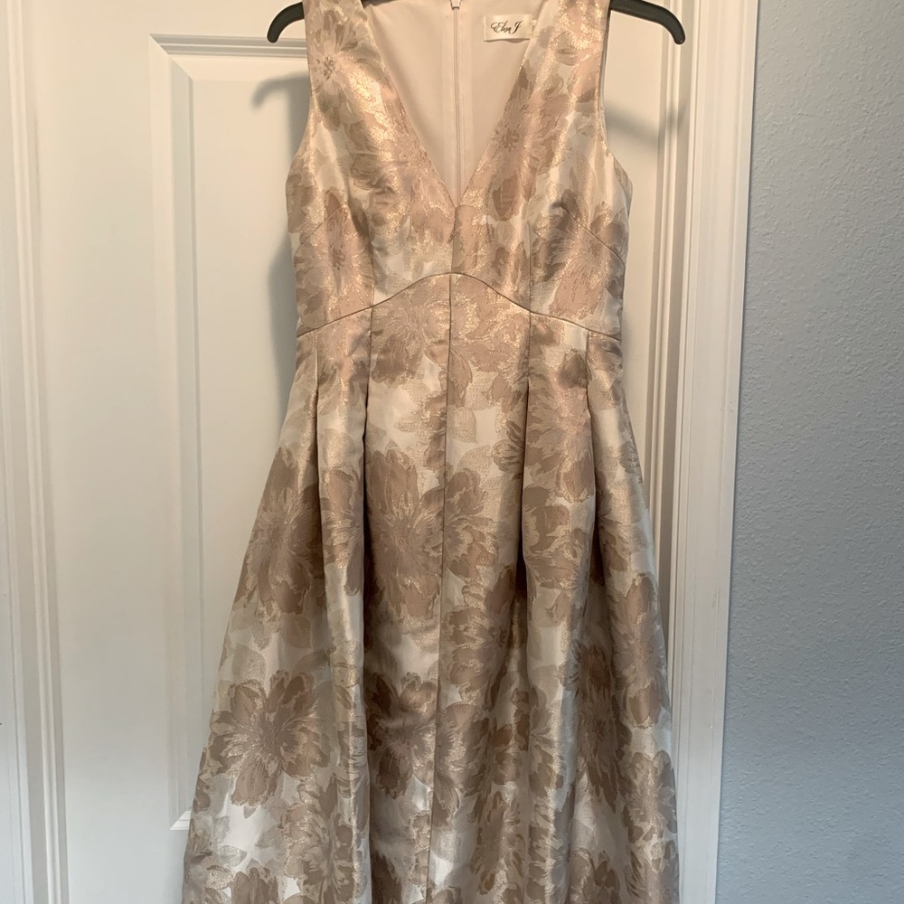 Gorgeous Eliza J formal high low dress taken in to a size 4 from a 6.